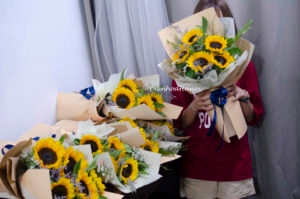 bó hoa hướng dương