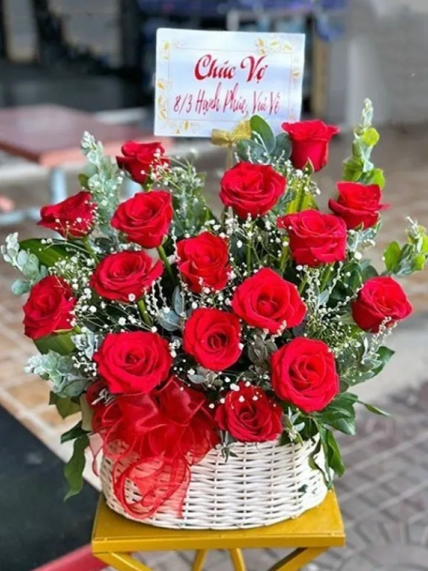 Giỏ hoa hồng đỏ