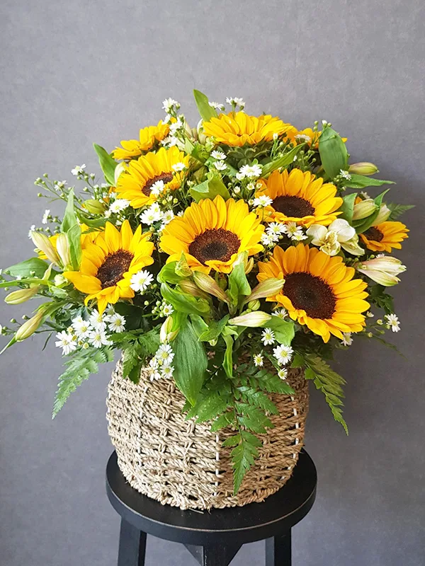 giỏ hoa tươi 300k