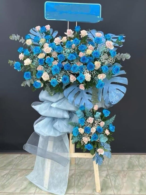 Hoa khai trương sử dụng tone màu gì