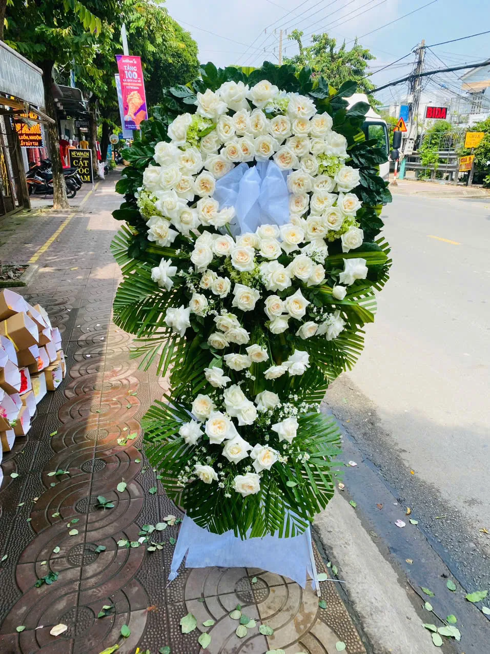 hoa viếng hóc môn