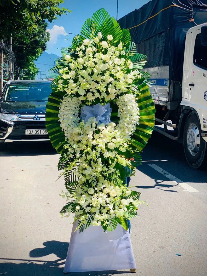 hoa viếng vũng tàu