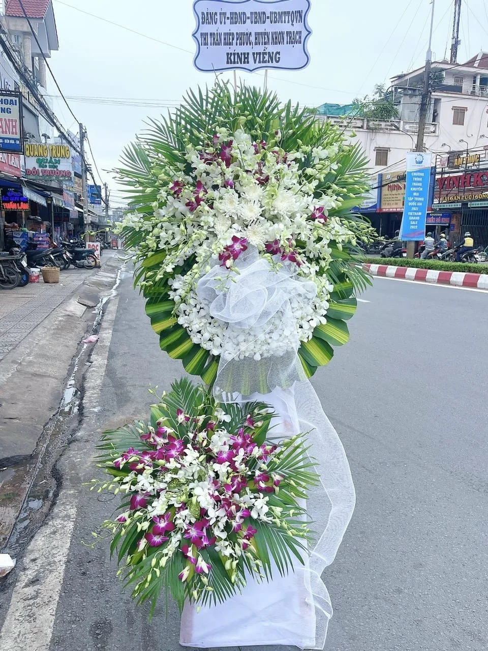 hoa viếng quận 10