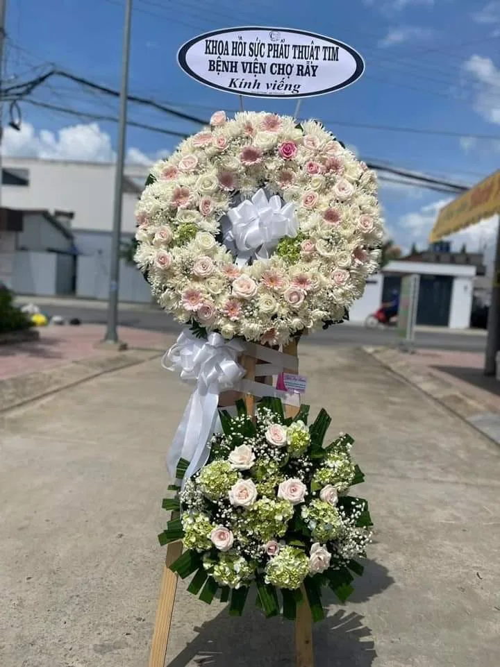 hoa viếng quận 10