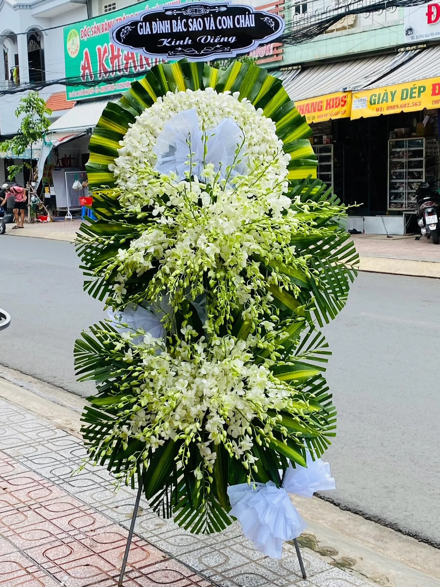 kích thước hoa viếng