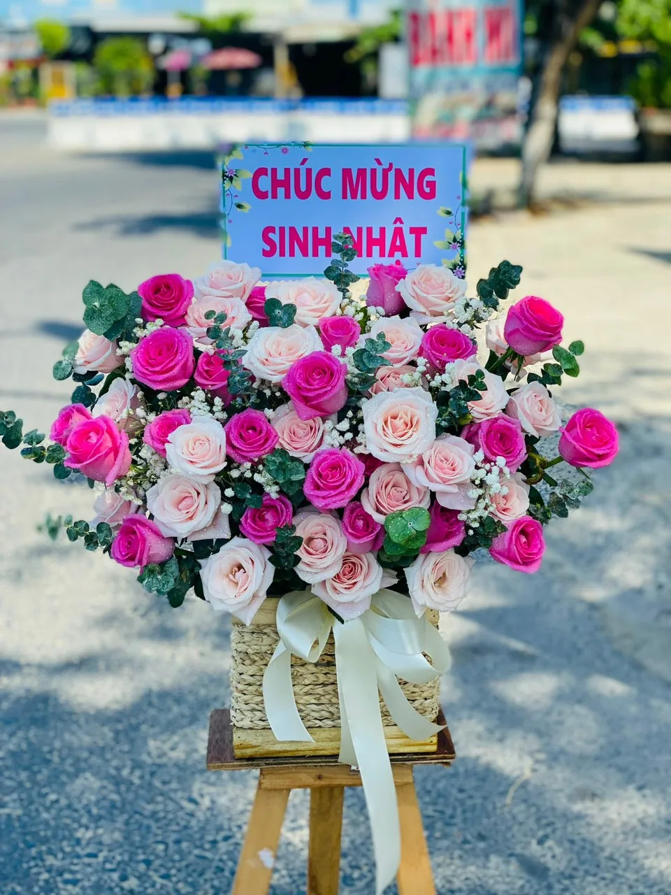 giỏ hoa tone hồng