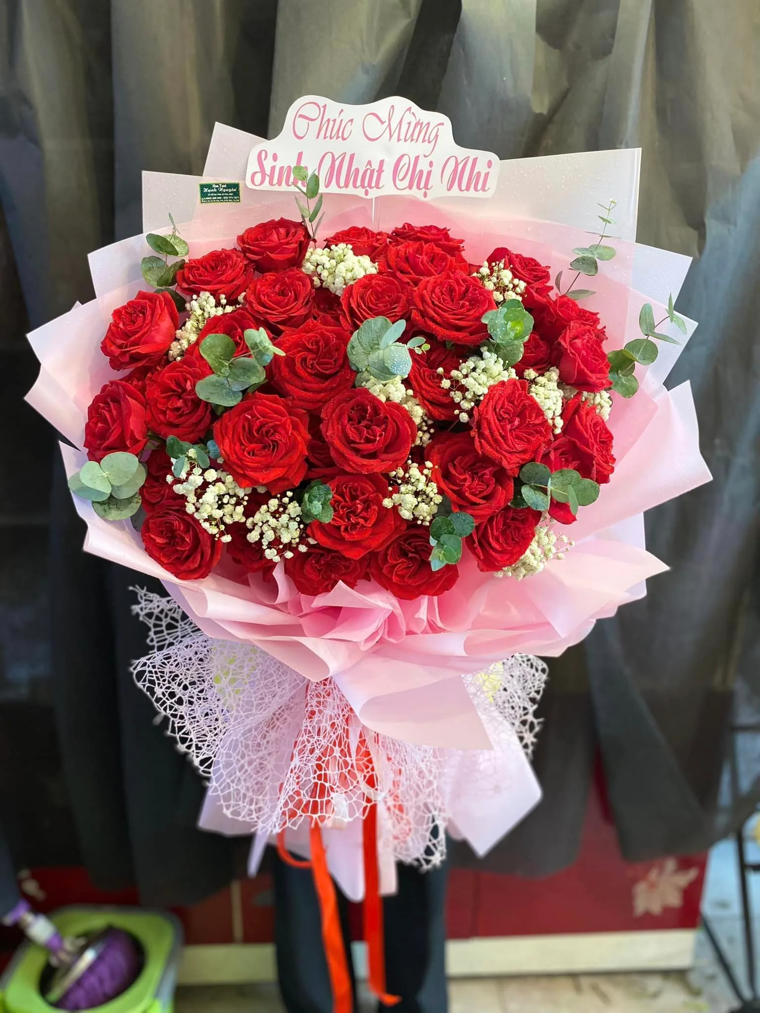 bó hoa tặng bạn gái màu đỏ