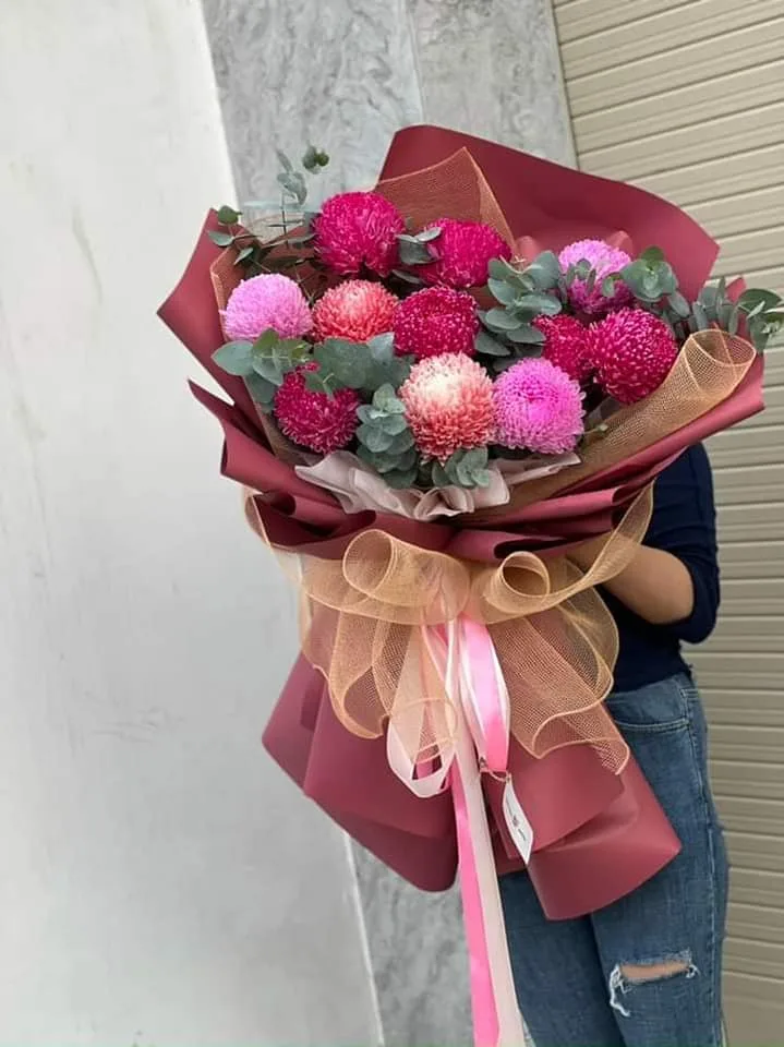 bó hoa cúc mẫu đơn