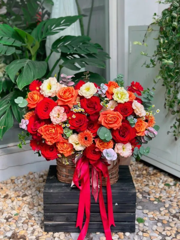 Giỏ hoa hồng đỏ