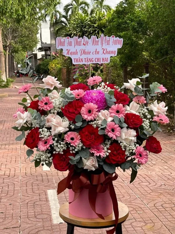 Giỏ hoa hồng đỏ