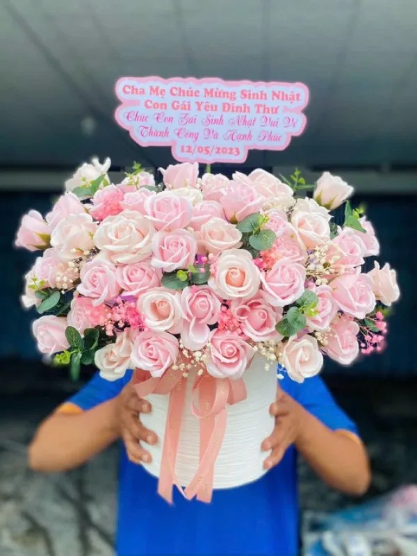 giỏ hoa tone hồng