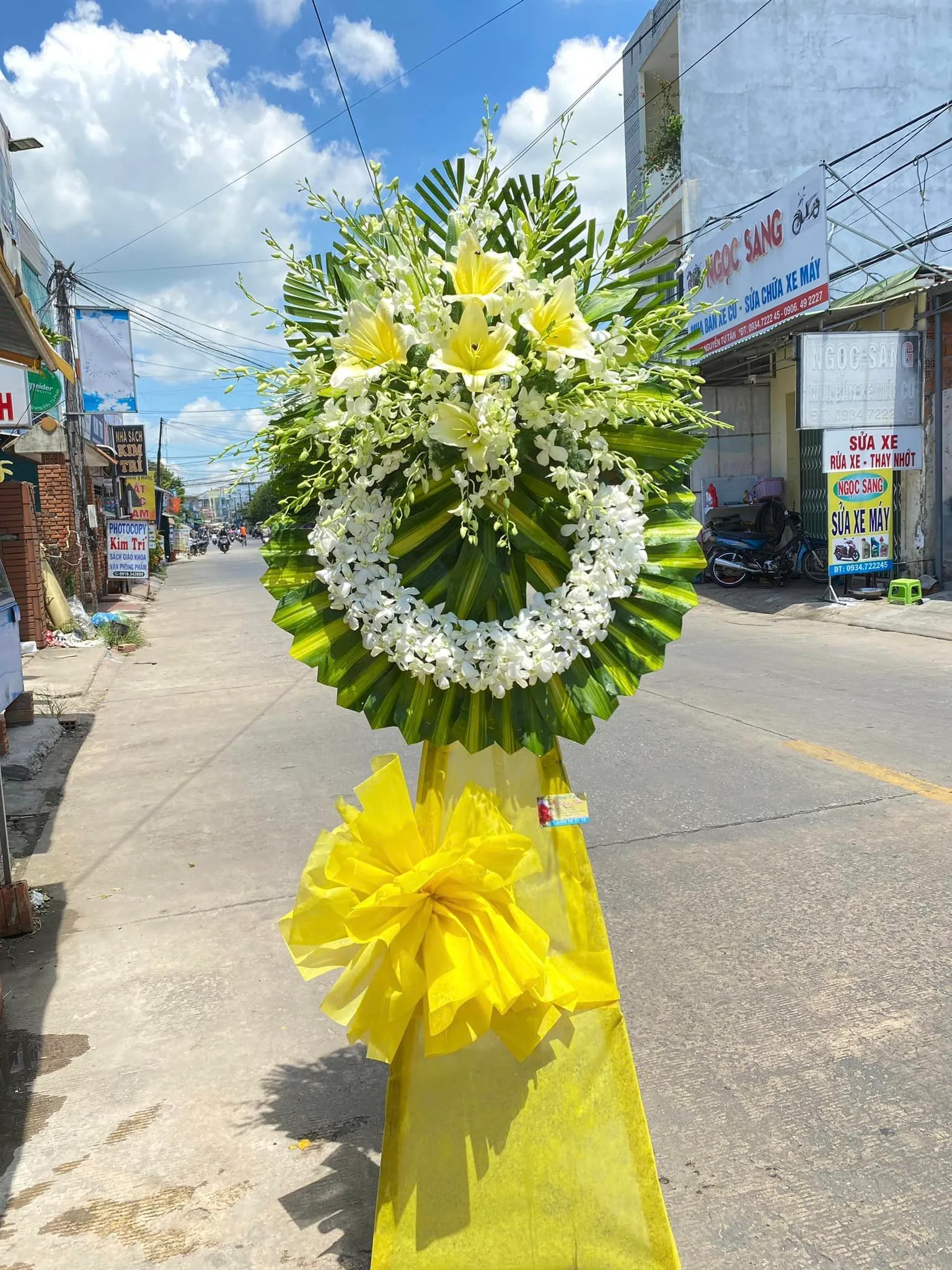 Hoa viếng cho người theo đạo Phật
