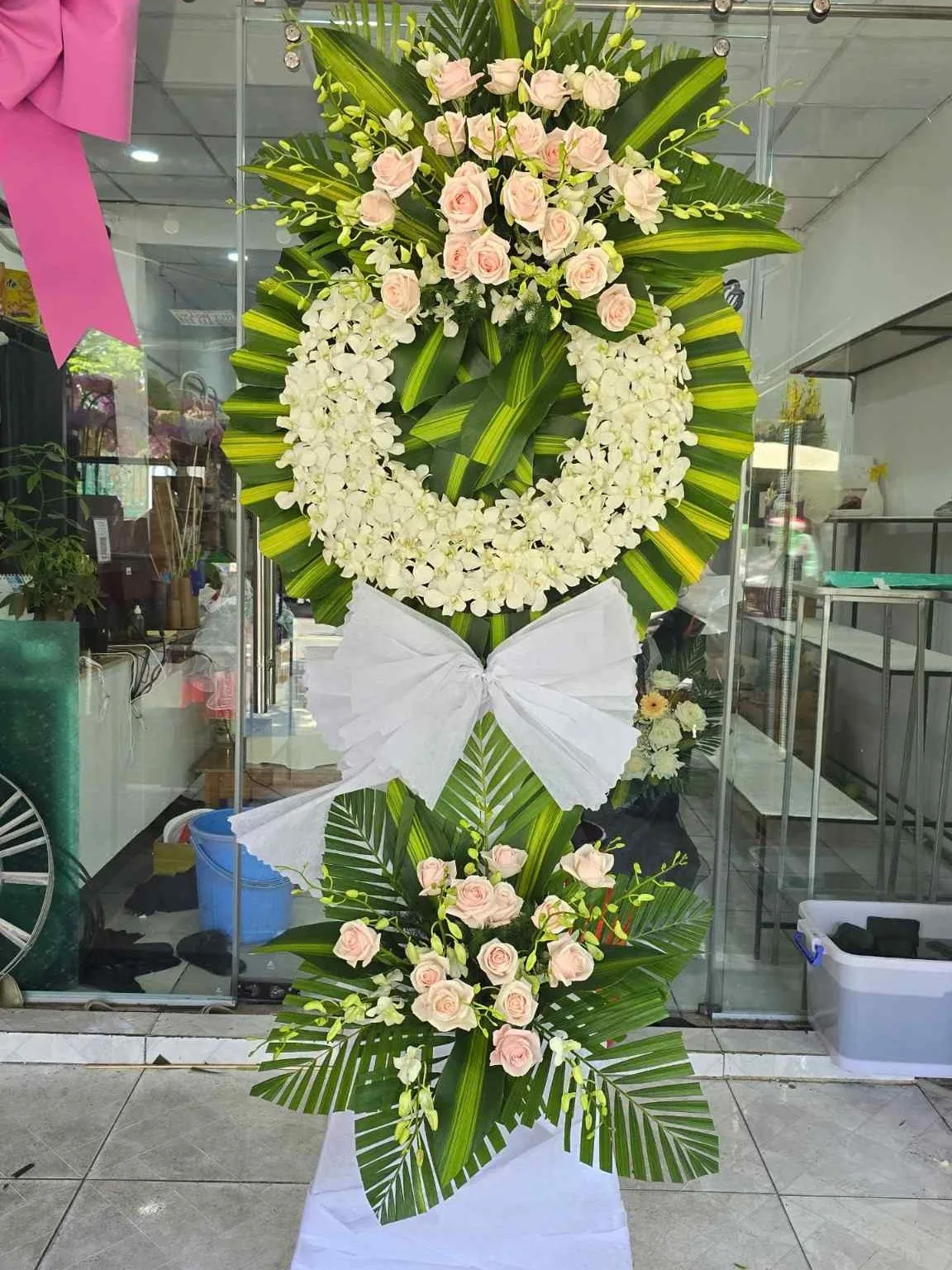 vòng hoa đám tang gần đây