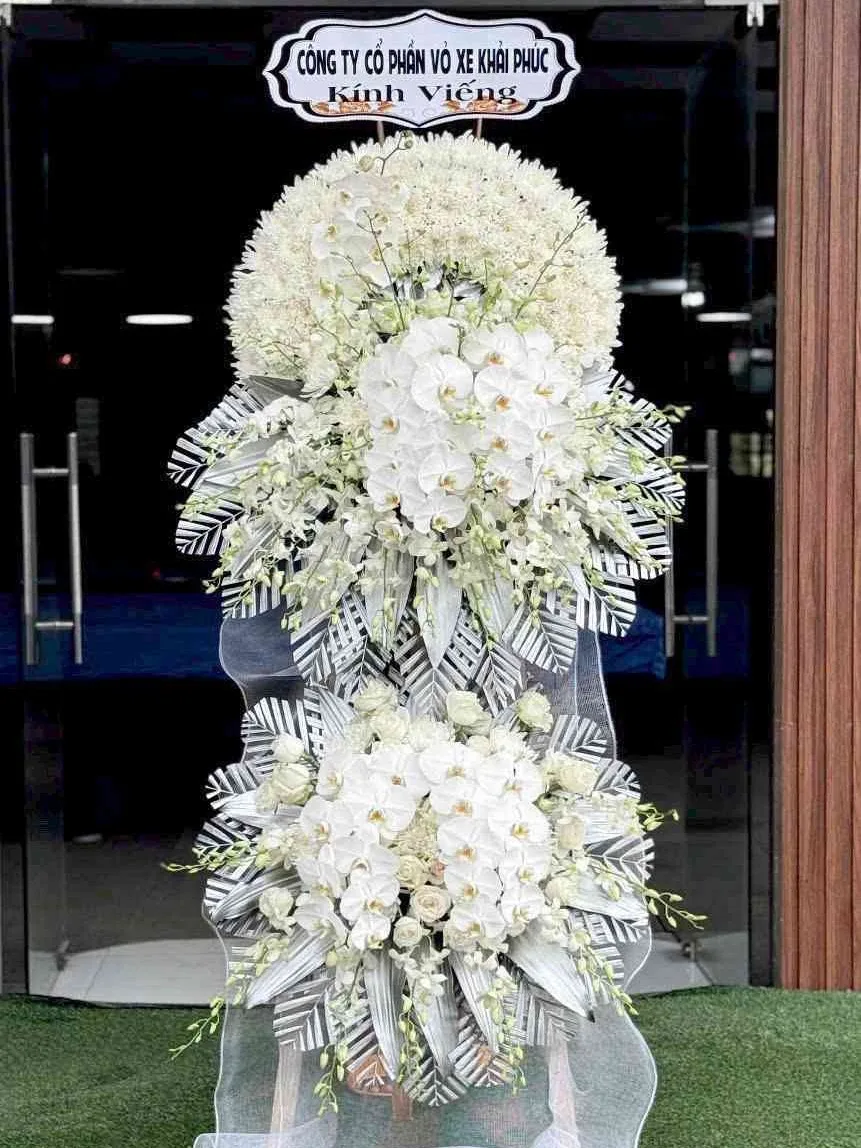 Hoa viếng cho người theo đạo Công giáo