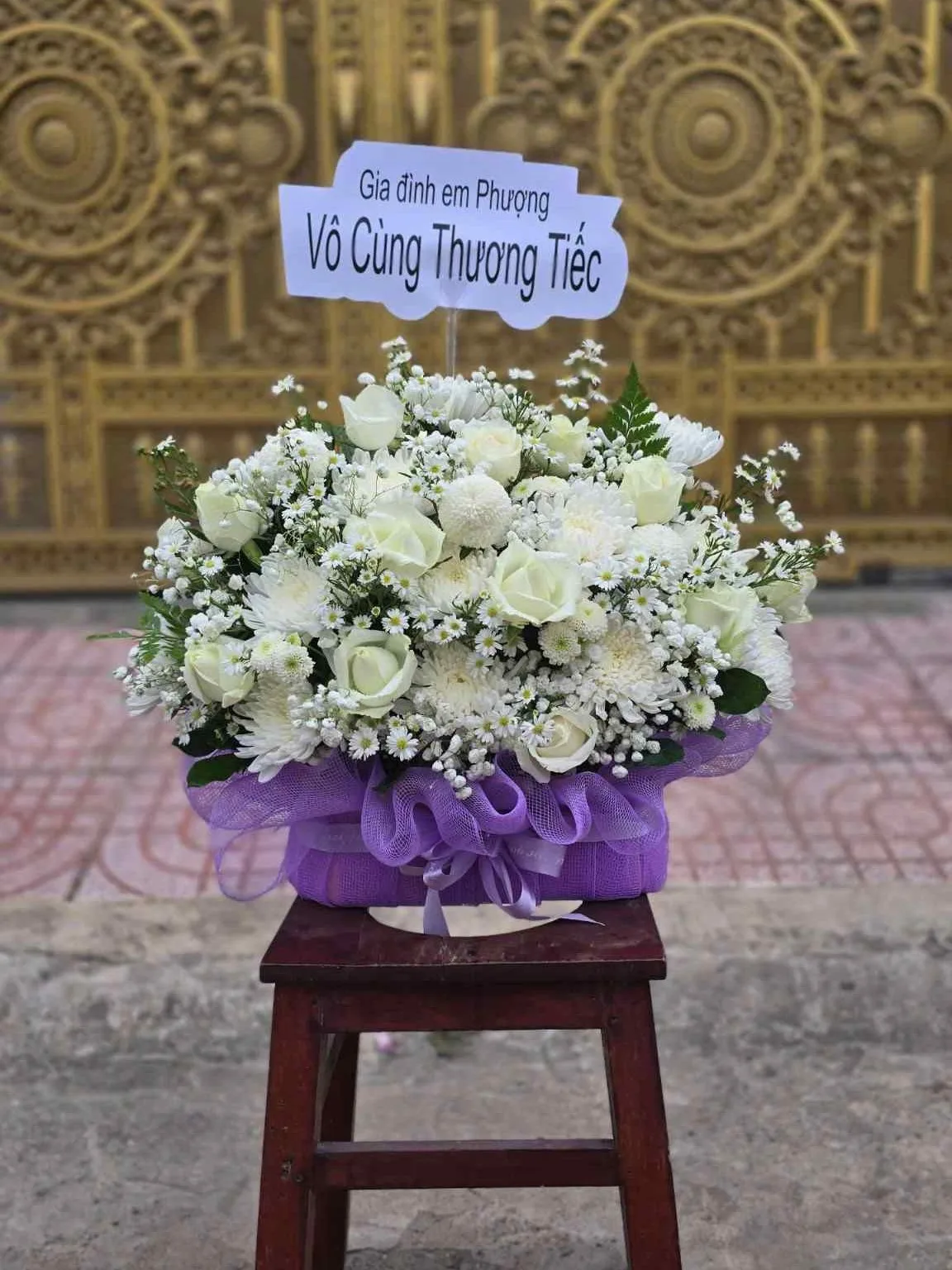 giỏ hoa đám tang quận 1