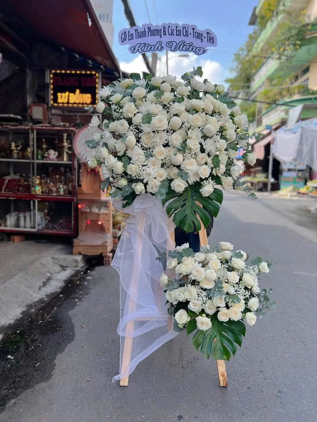 kệ hoa lớn