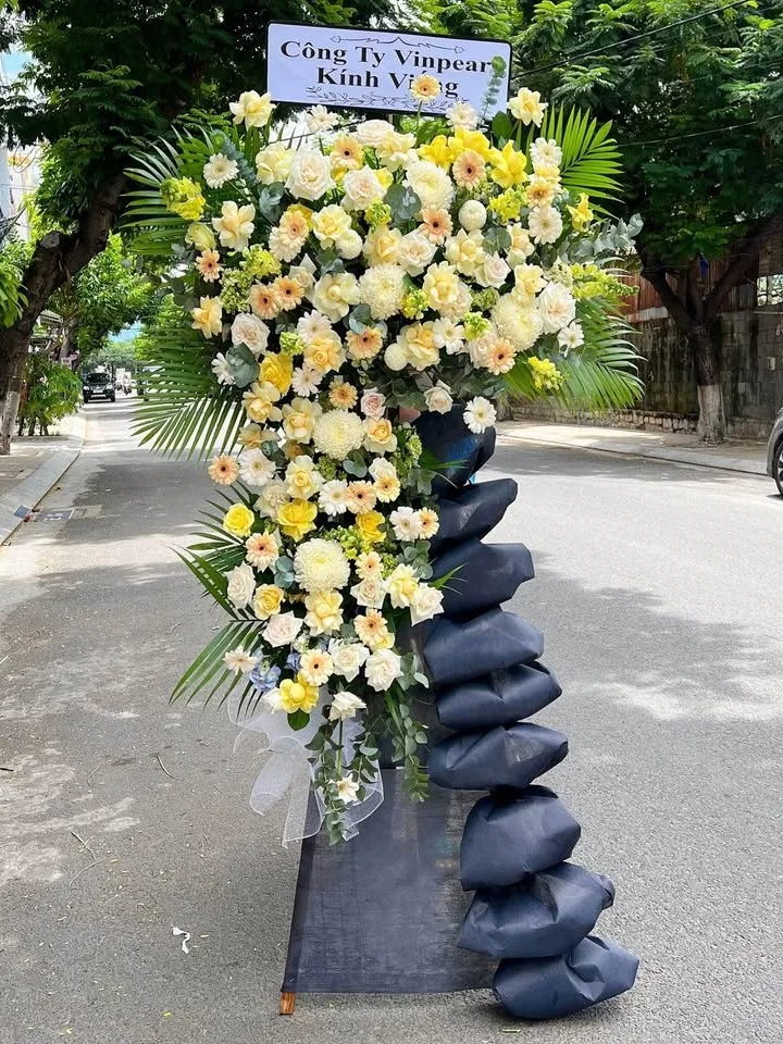 hoa viếng bến tre