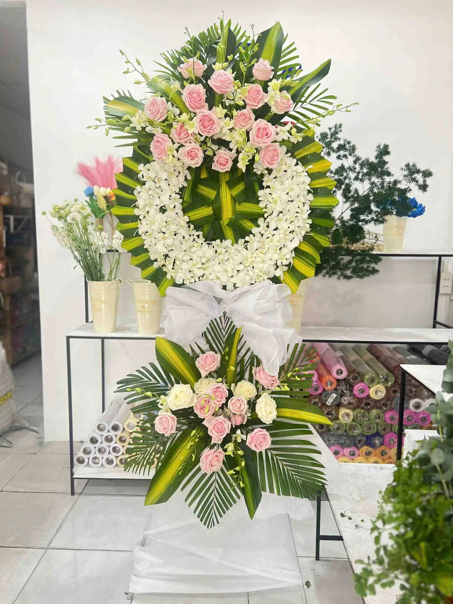 Hoa viếng dành cho người trẻ tuổi