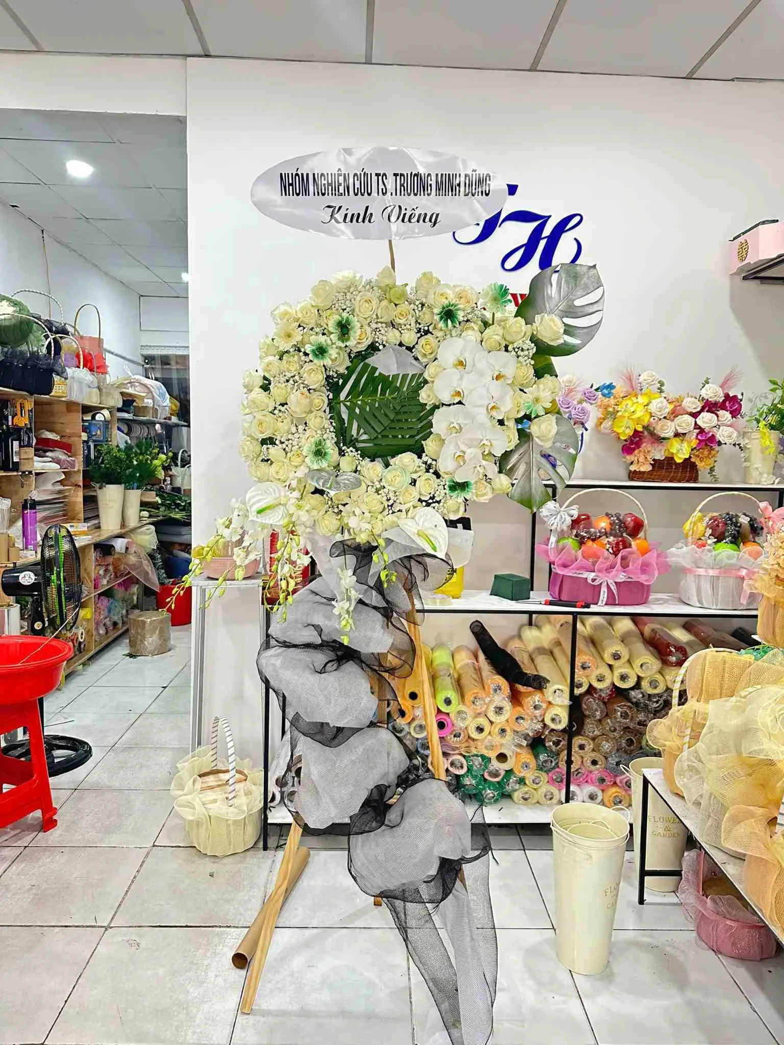 hoa viếng quận 4