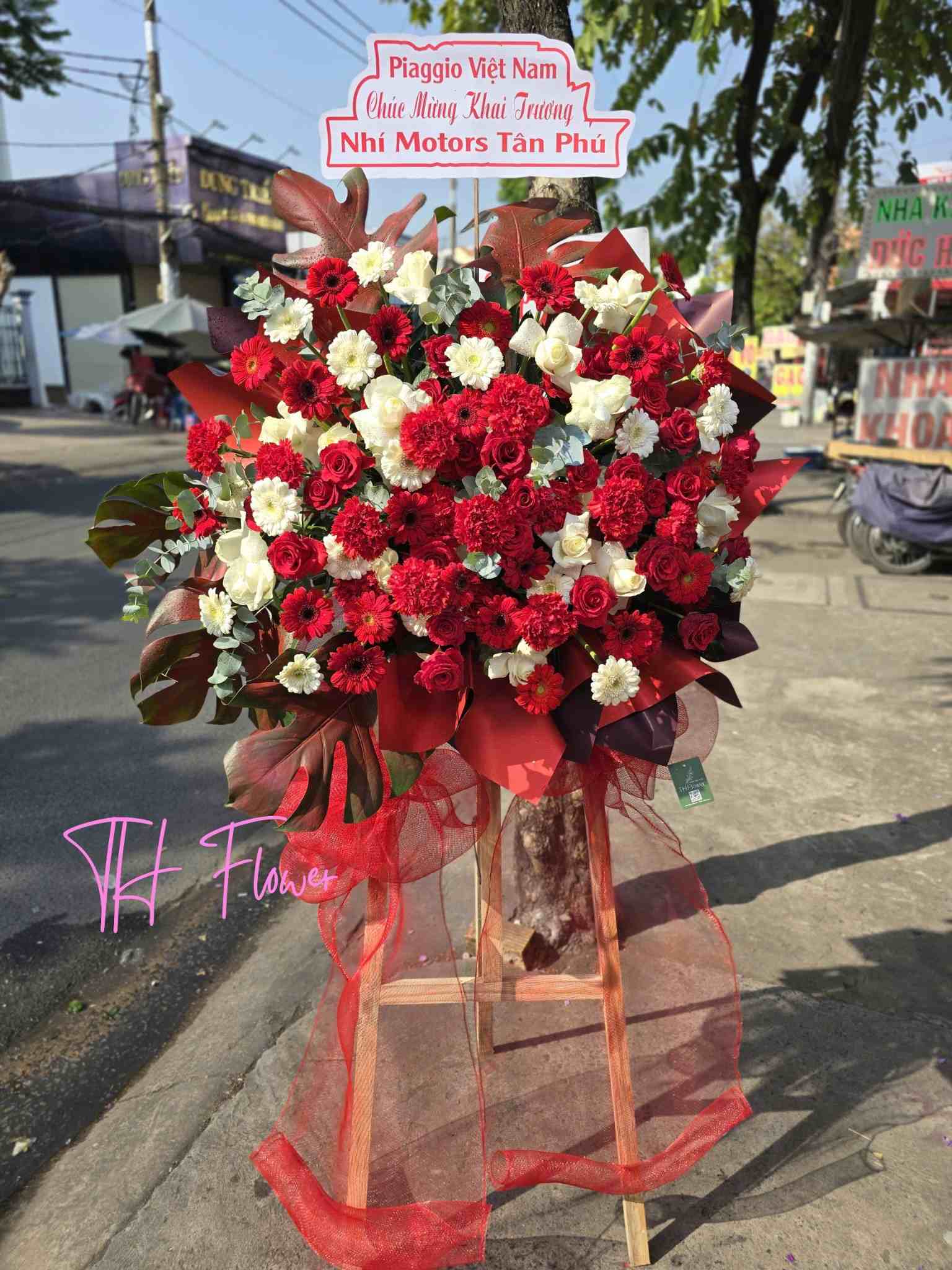 Vì sao nên tặng hoa trong ngày khai trương