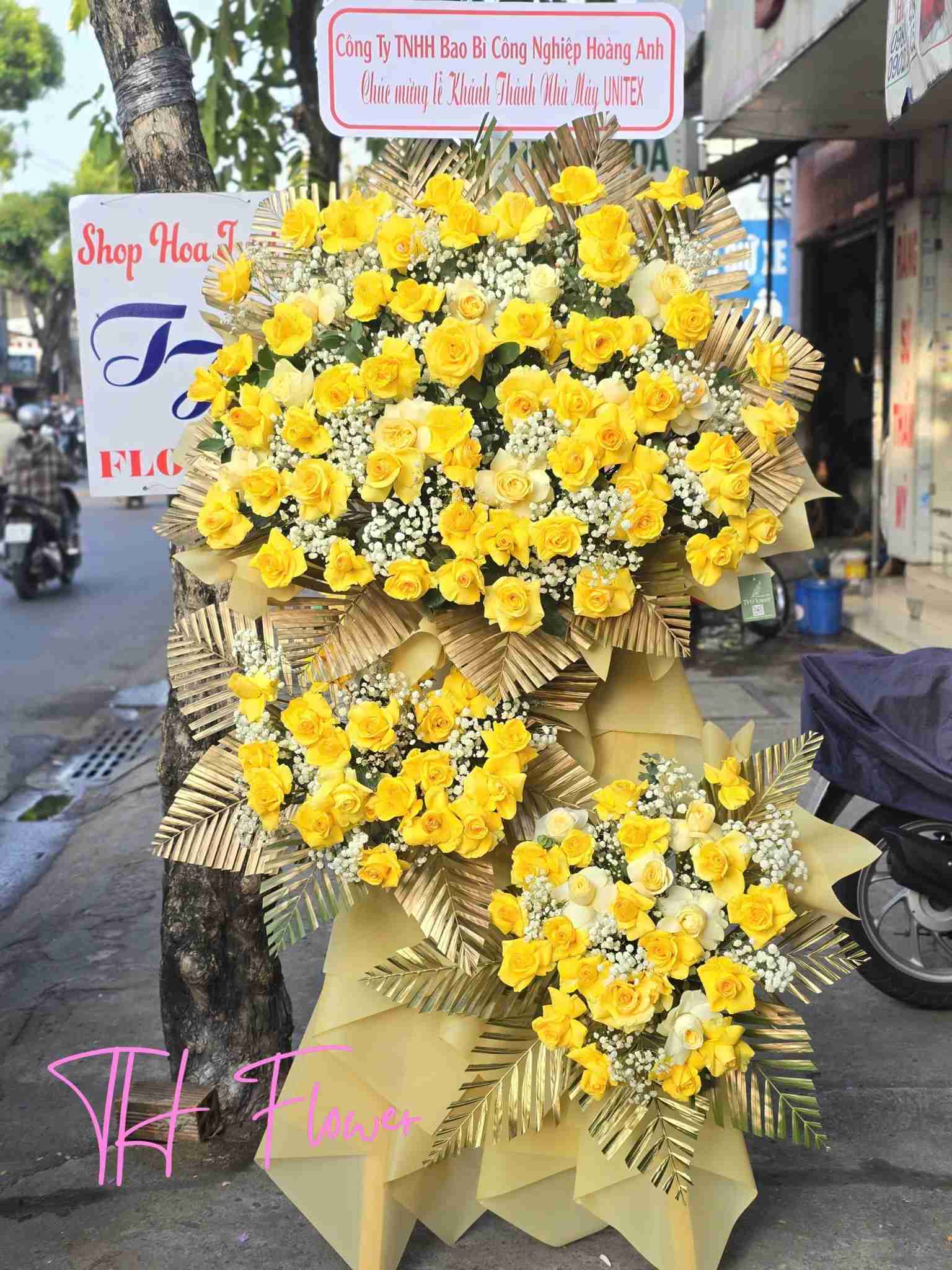 Hoa khai trương cao cấp giá bao nhiêu?