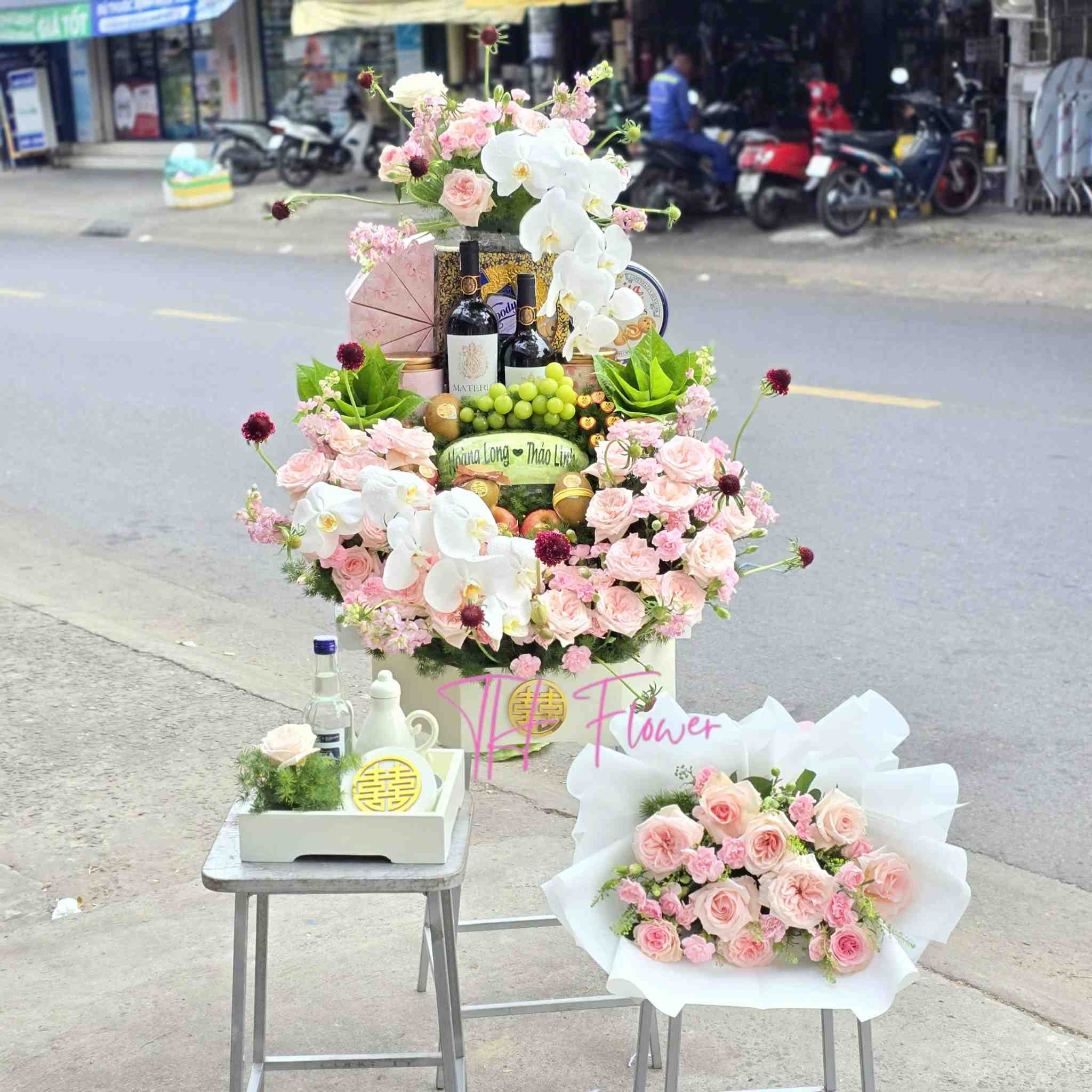 tráp dạm ngõ tone hồng