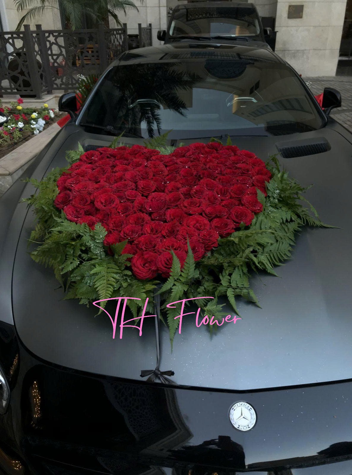 xe hoa rước dâu tone đỏ hình trái tim